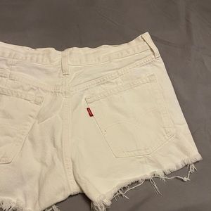 LEVIS highwaisted white jeans shorts